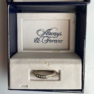 Ring silver white stones Extra small women’s Engagement